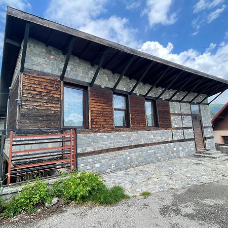 Вілла Casuta De Piatra Буштені Екстер'єр фото